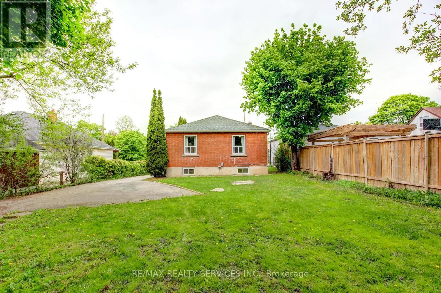 29 WOODWARD AVENUE