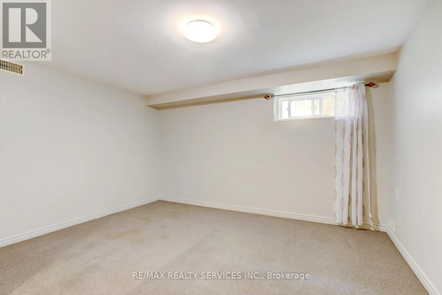 29 WOODWARD AVENUE