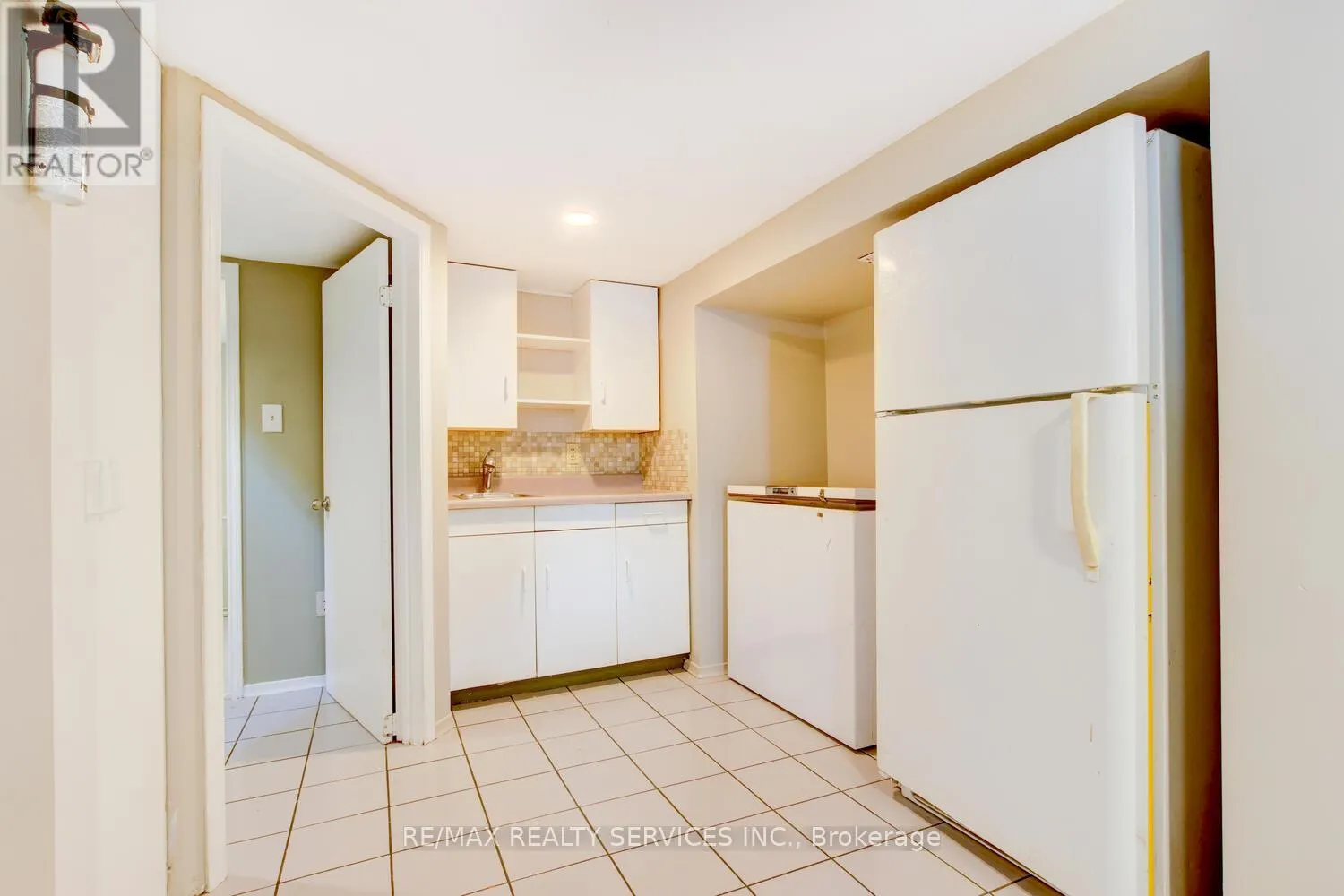 29 WOODWARD AVENUE
