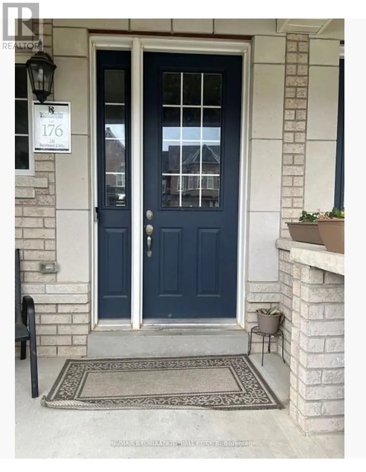 38 BENHURST CRESCENT