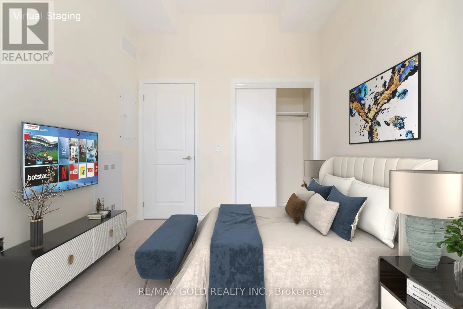313 - 10 HALLIFORD PLACE