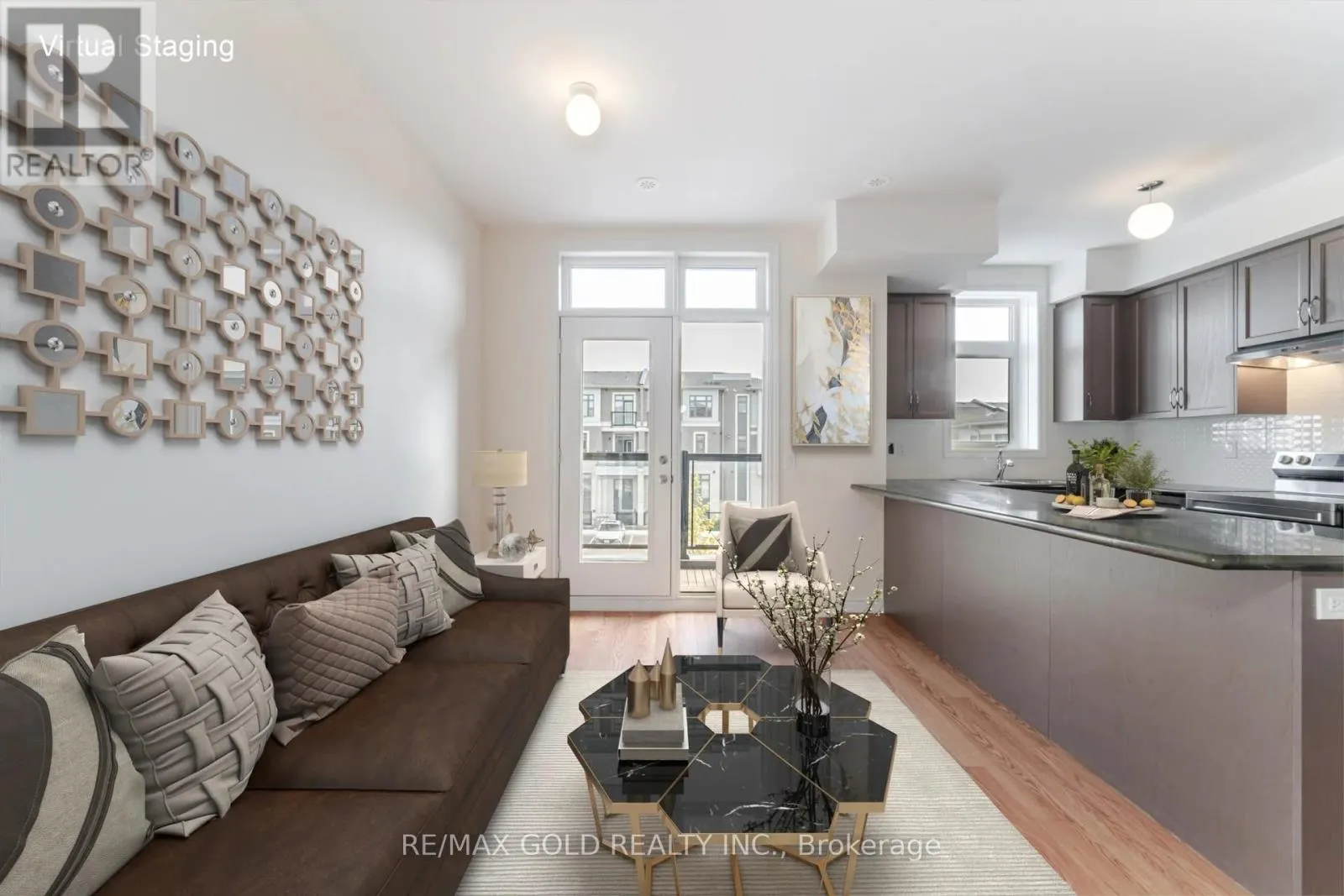 313 - 10 HALLIFORD PLACE