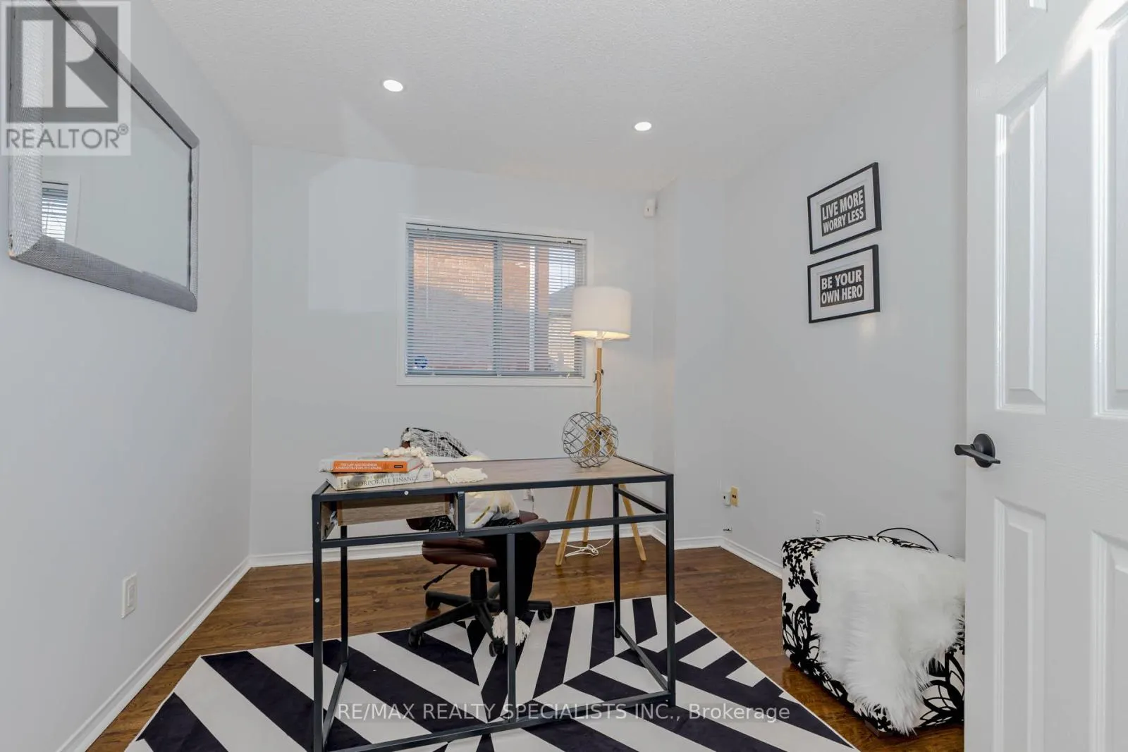 5989 AQUARIUS COURT