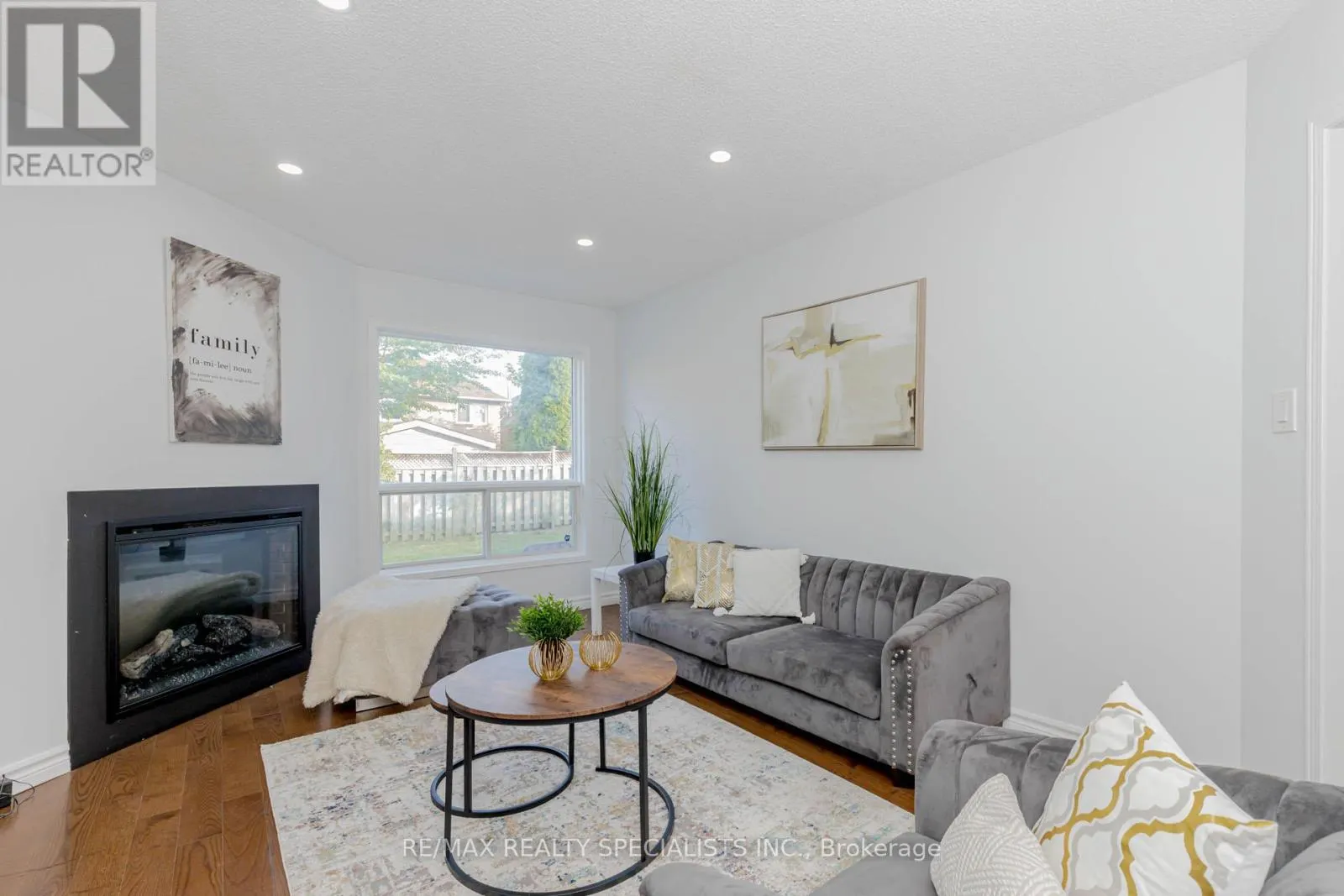 5989 AQUARIUS COURT