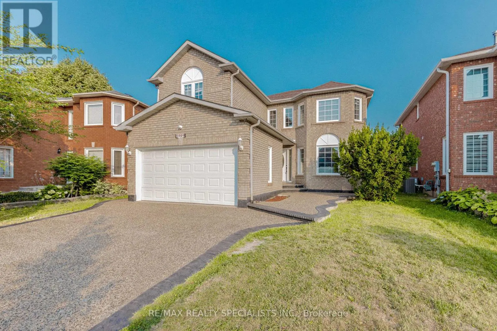 5989 AQUARIUS COURT