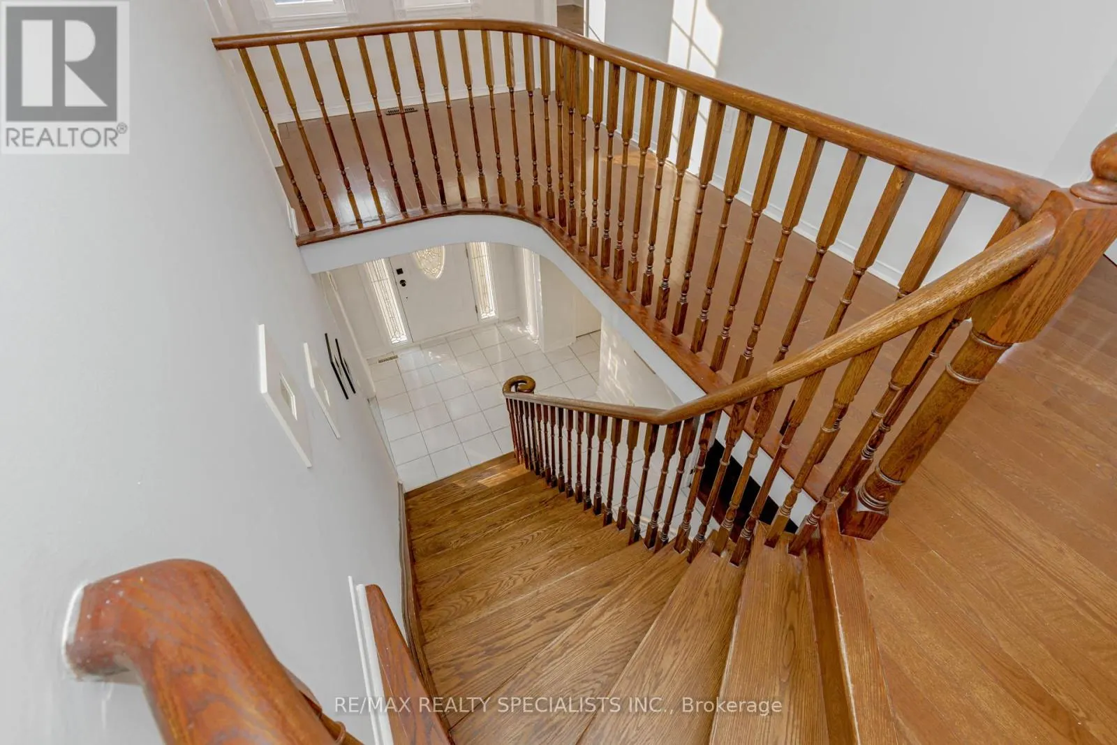 5989 AQUARIUS COURT