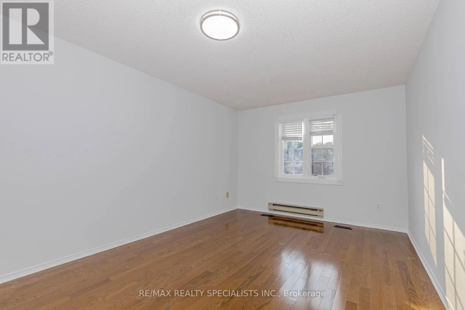 5989 AQUARIUS COURT