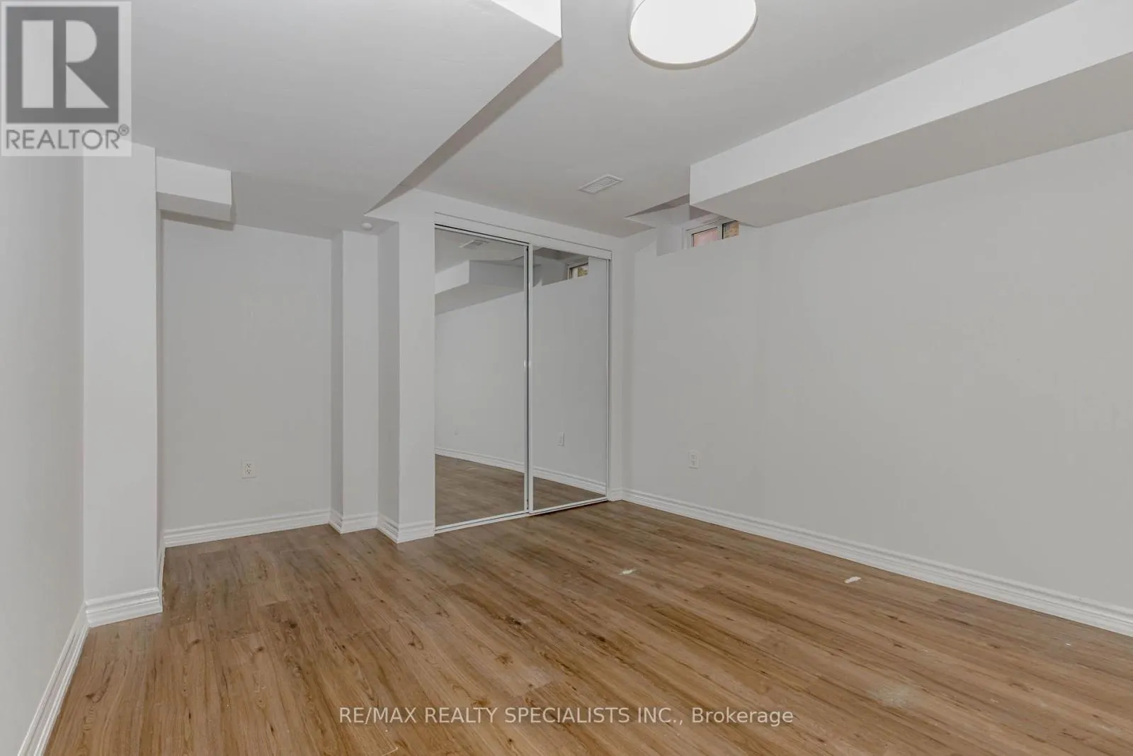 5989 AQUARIUS COURT