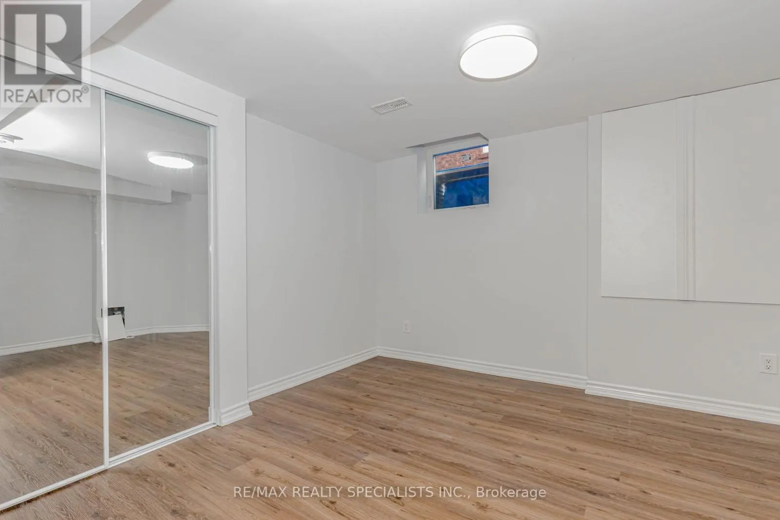 5989 AQUARIUS COURT