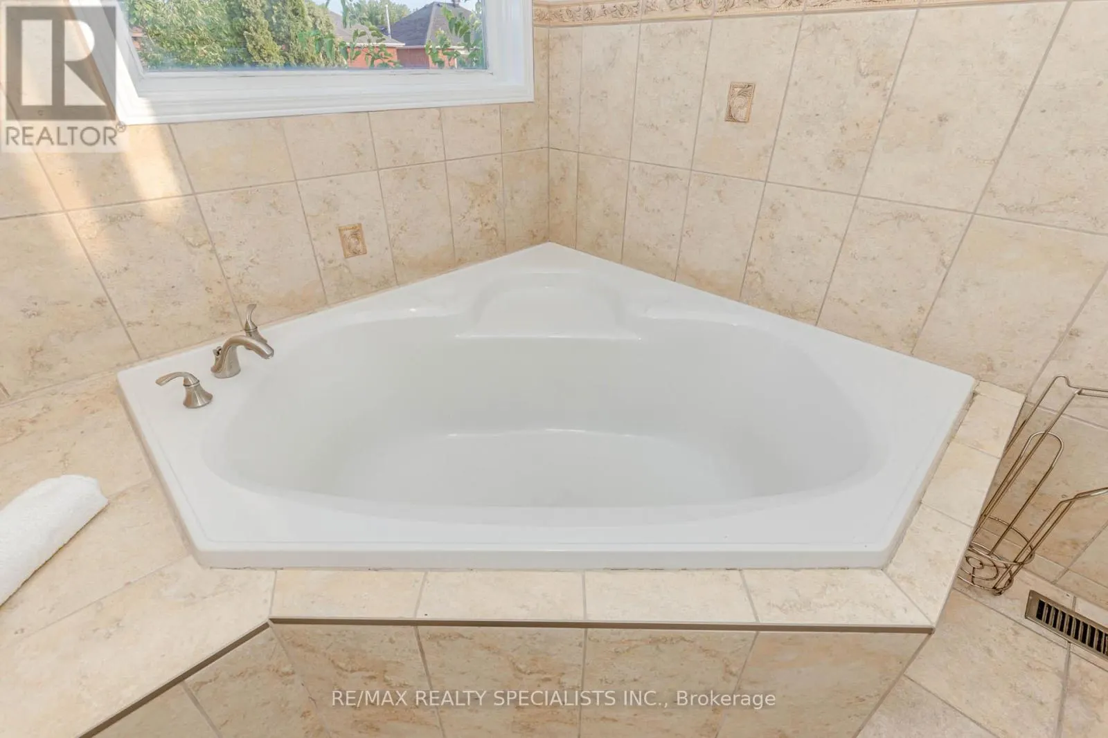 5989 AQUARIUS COURT