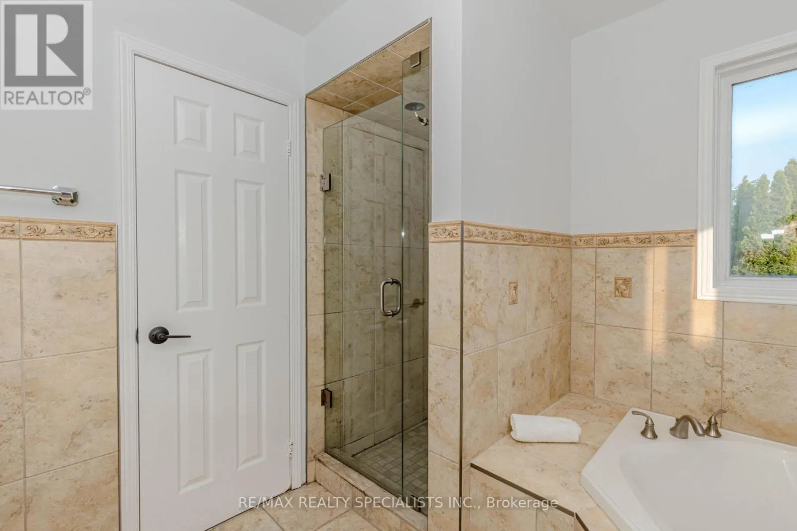 5989 AQUARIUS COURT