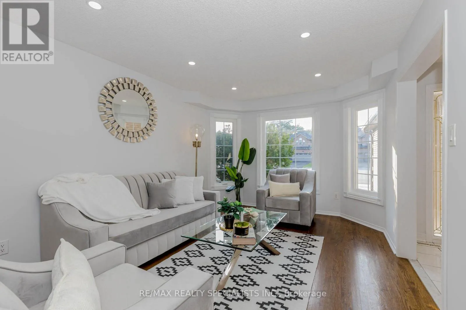 5989 AQUARIUS COURT