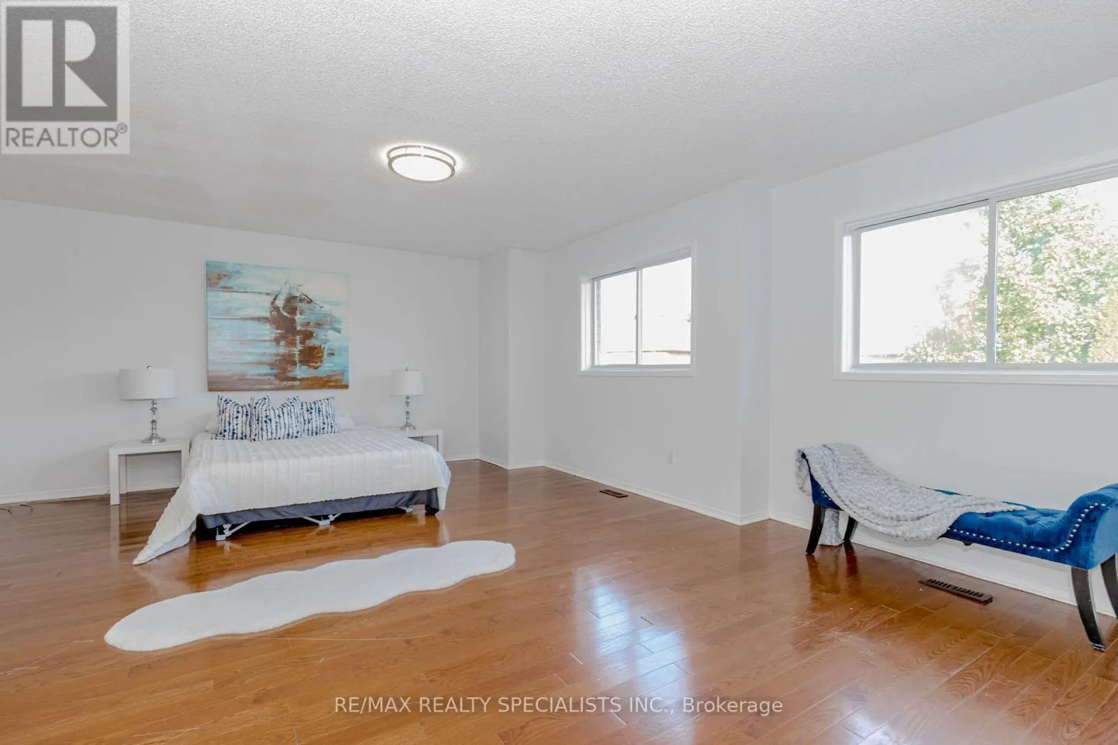 5989 AQUARIUS COURT
