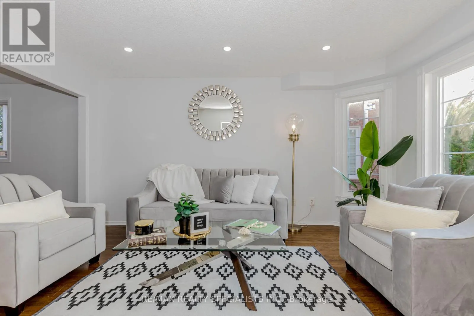 5989 AQUARIUS COURT
