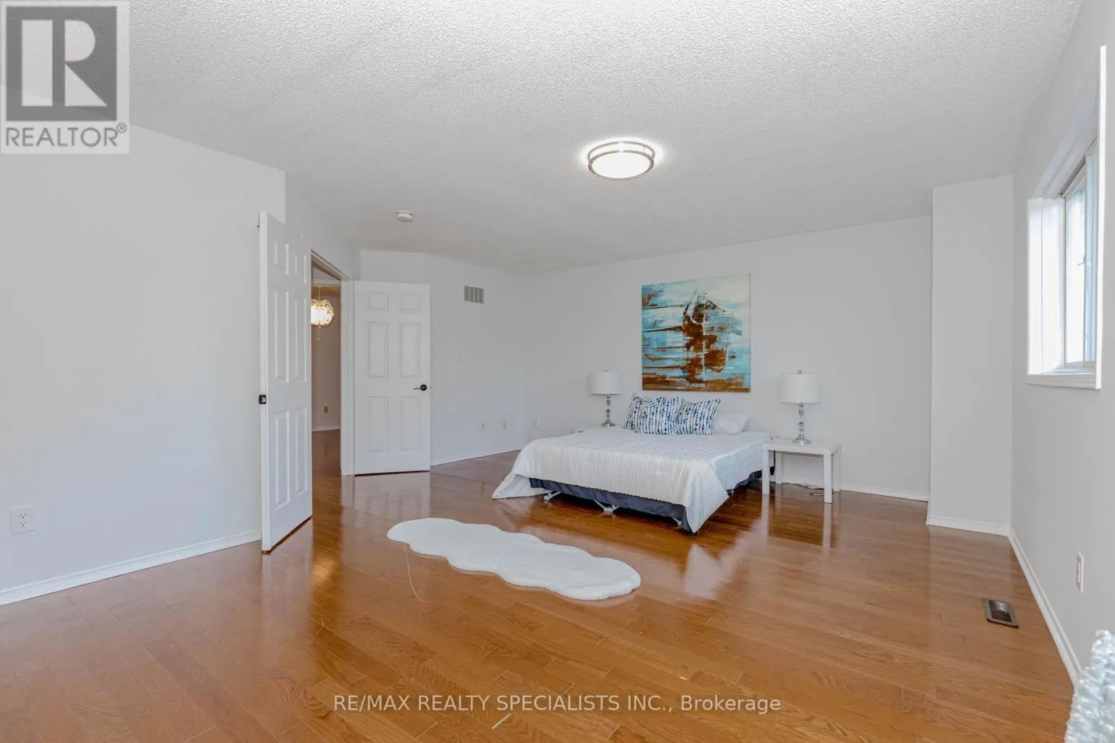 5989 AQUARIUS COURT