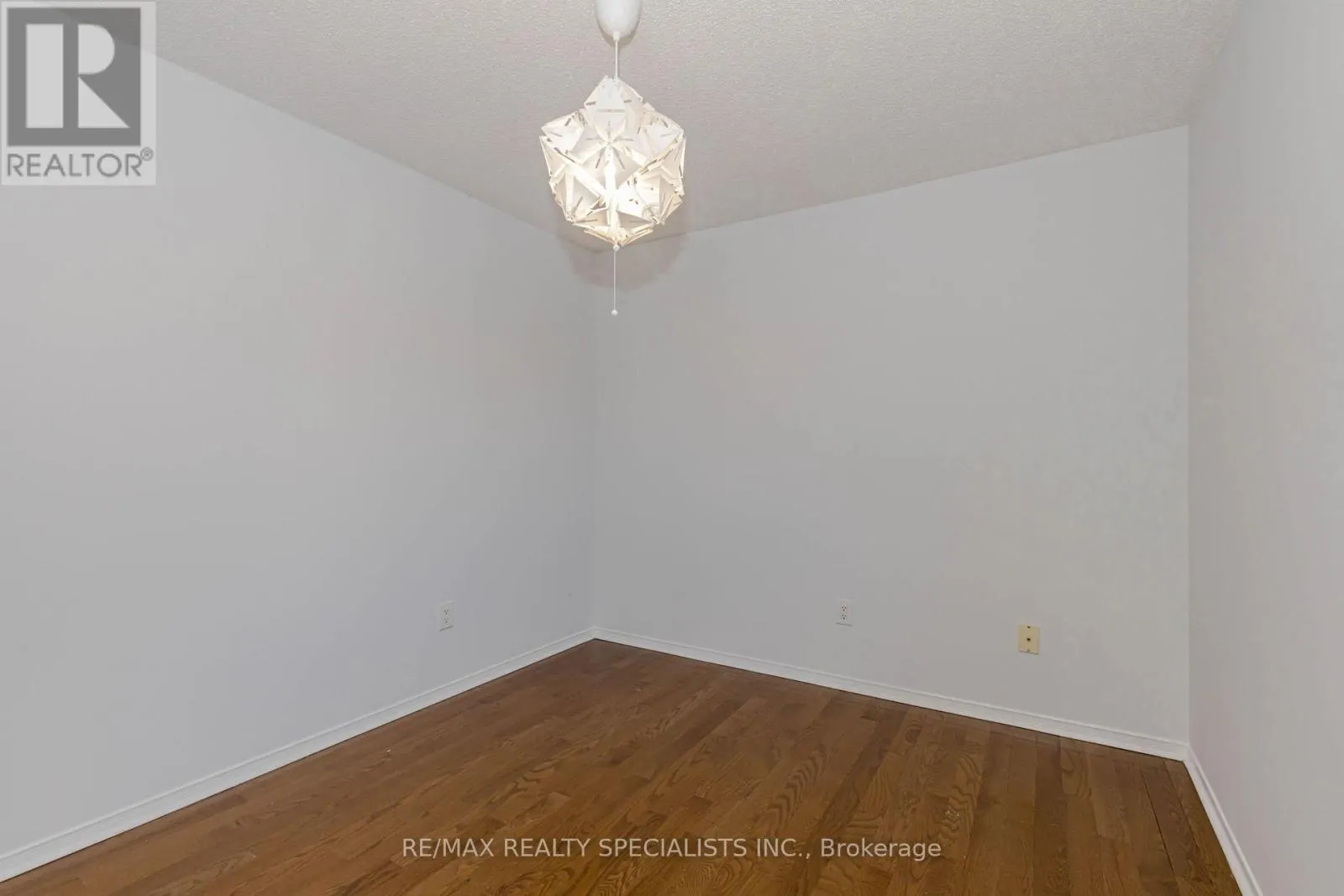 5989 AQUARIUS COURT