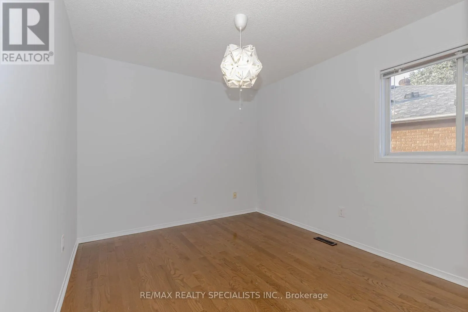 5989 AQUARIUS COURT