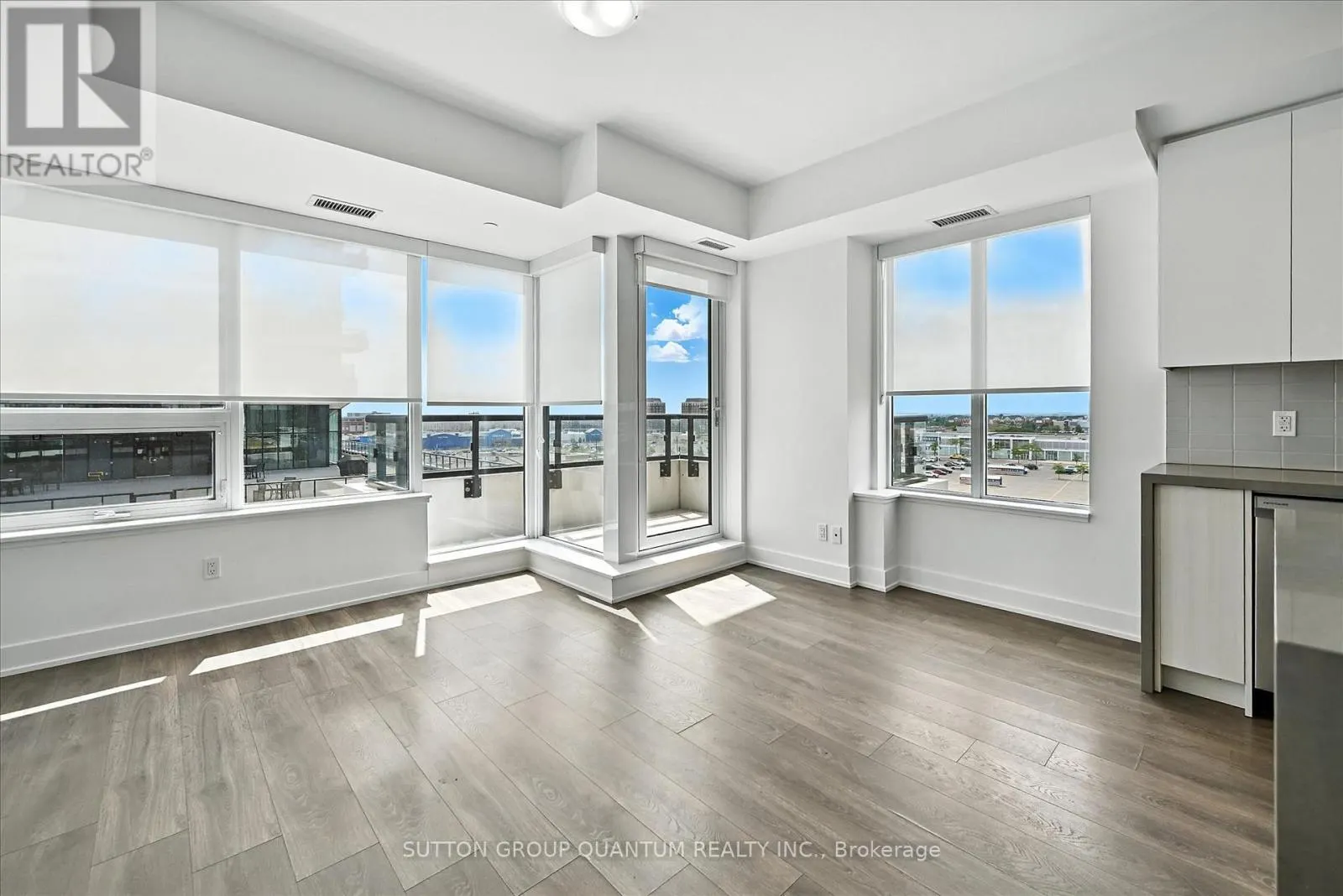 611 - 2489 TAUNTON ROAD