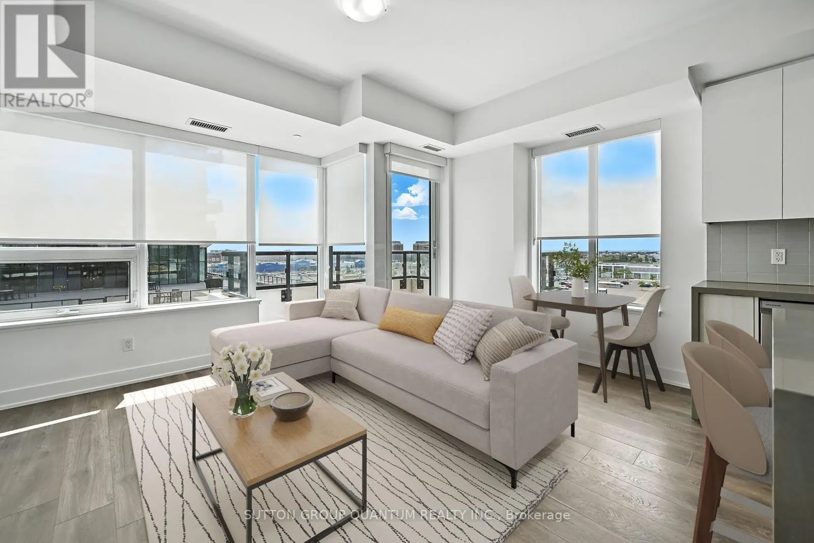 611 - 2489 TAUNTON ROAD