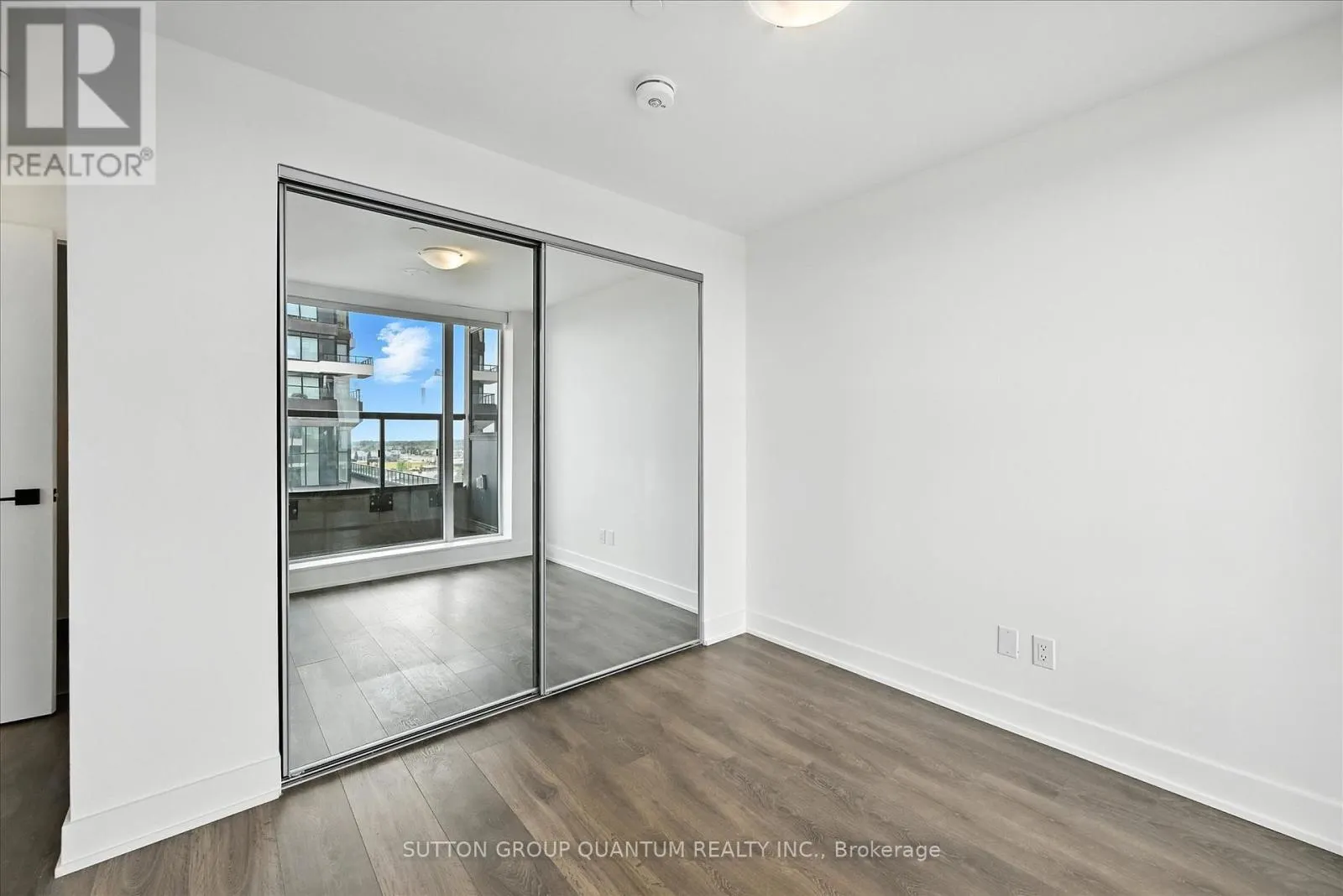 611 - 2489 TAUNTON ROAD