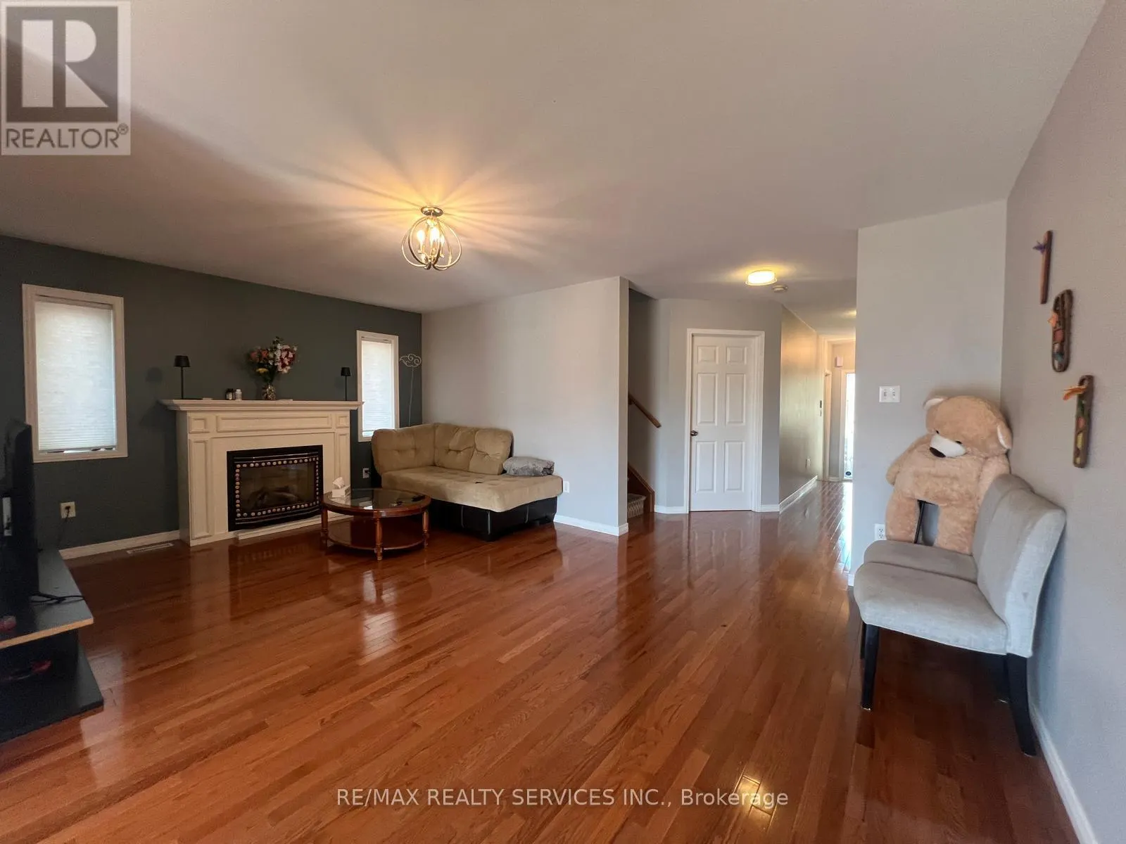 26 MOSSGROVE CRESCENT
