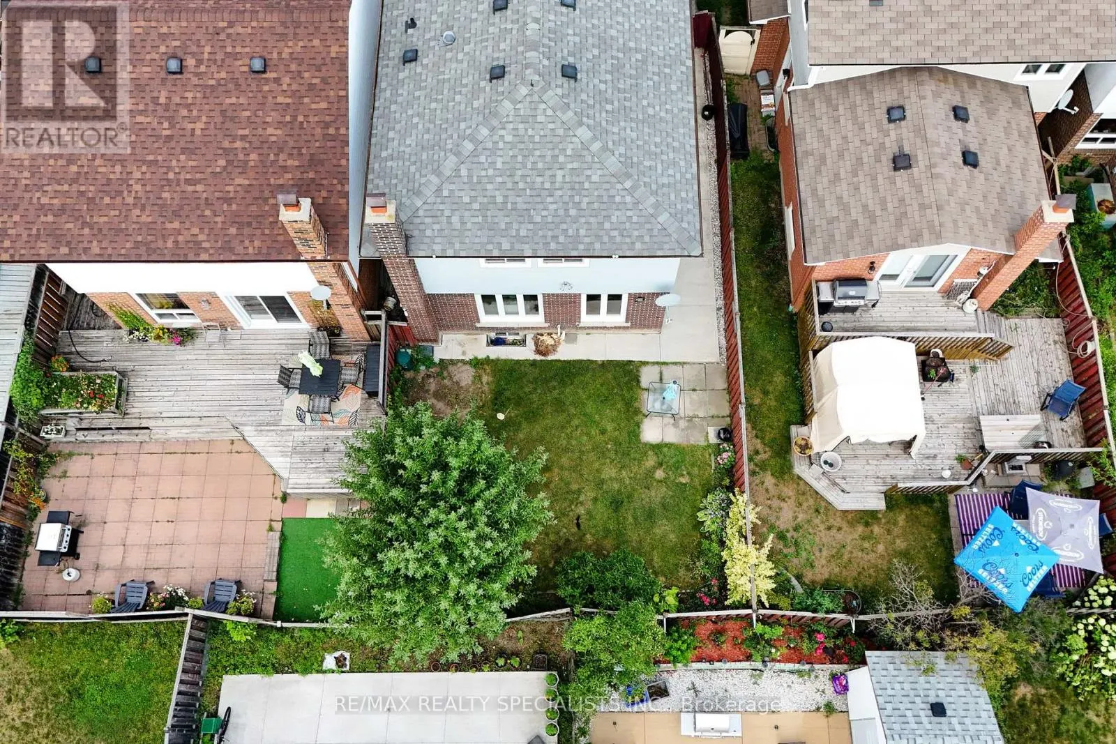 75 WINTERFOLD DRIVE