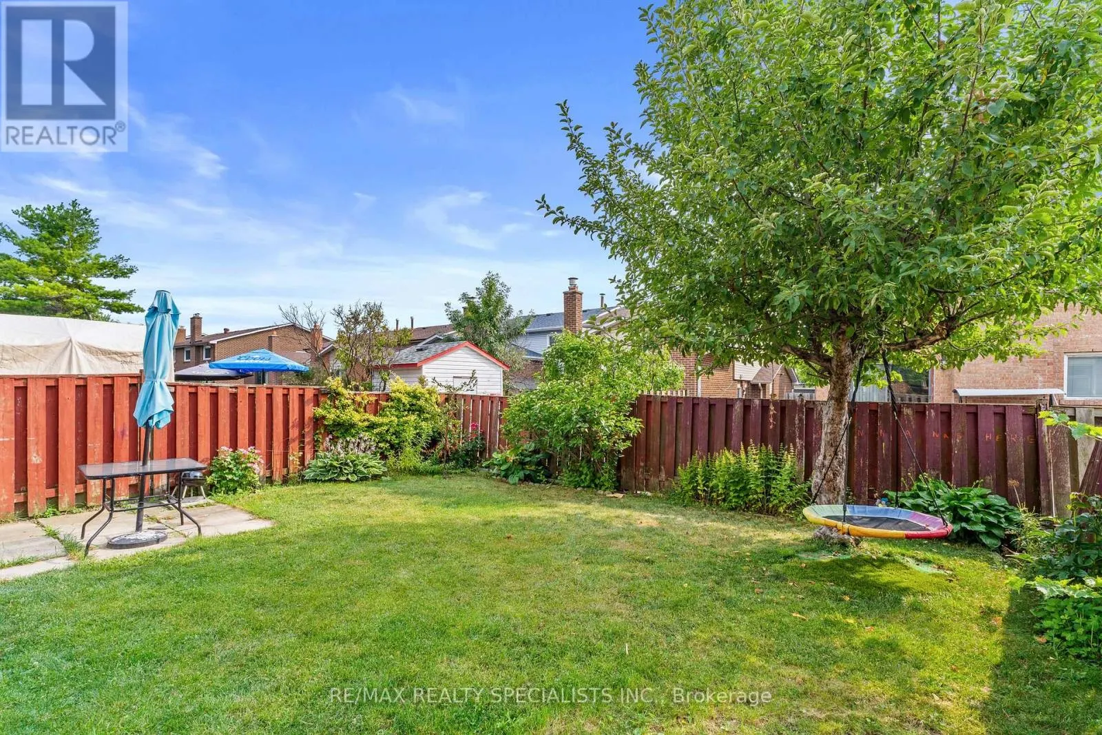 75 WINTERFOLD DRIVE