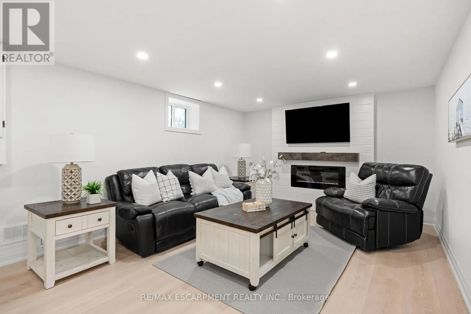 2159 BELGRAVE COURT