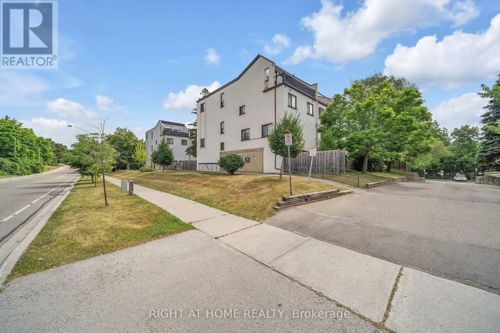 132 - 1058 FALGARWOOD DRIVE
