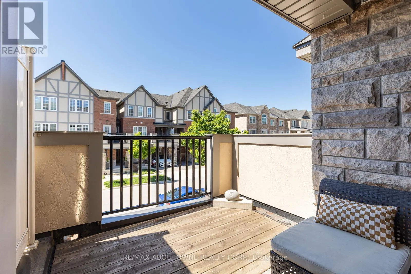 298 JEMIMA DRIVE