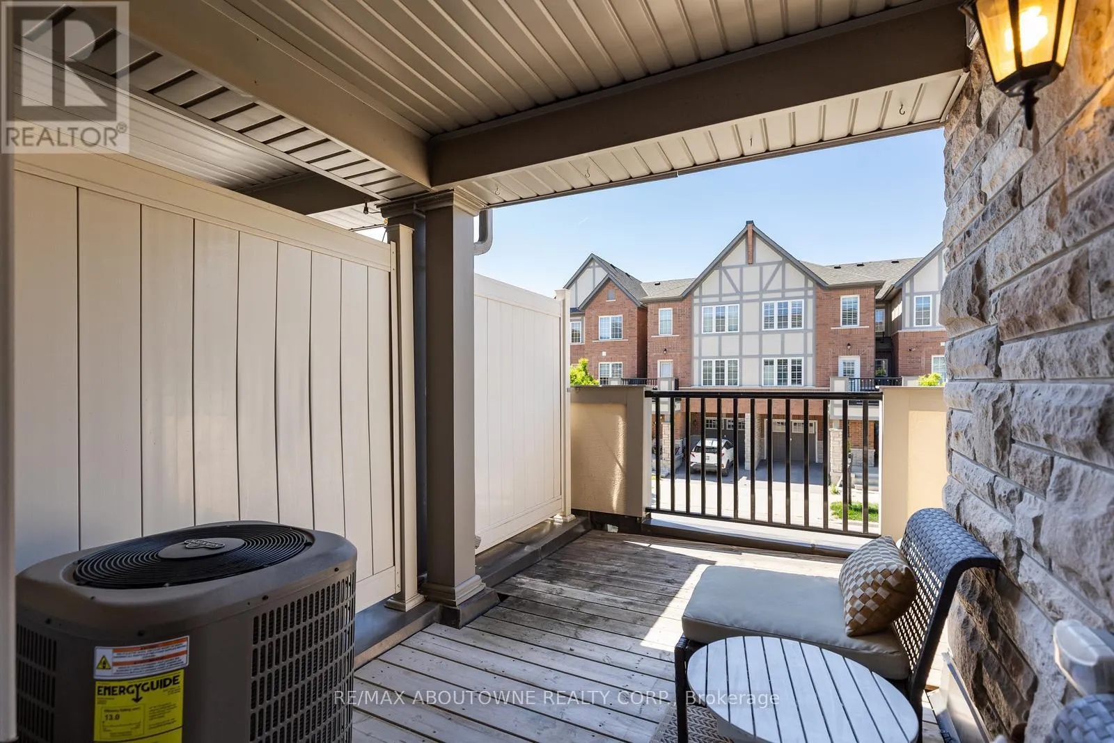 298 JEMIMA DRIVE