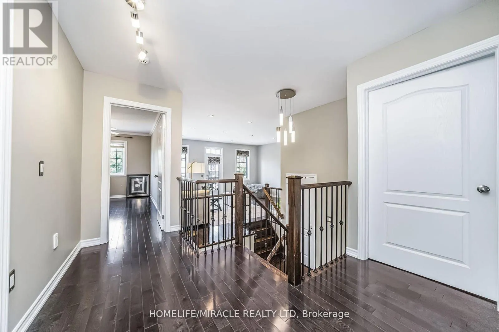 3 LOSINO STREET