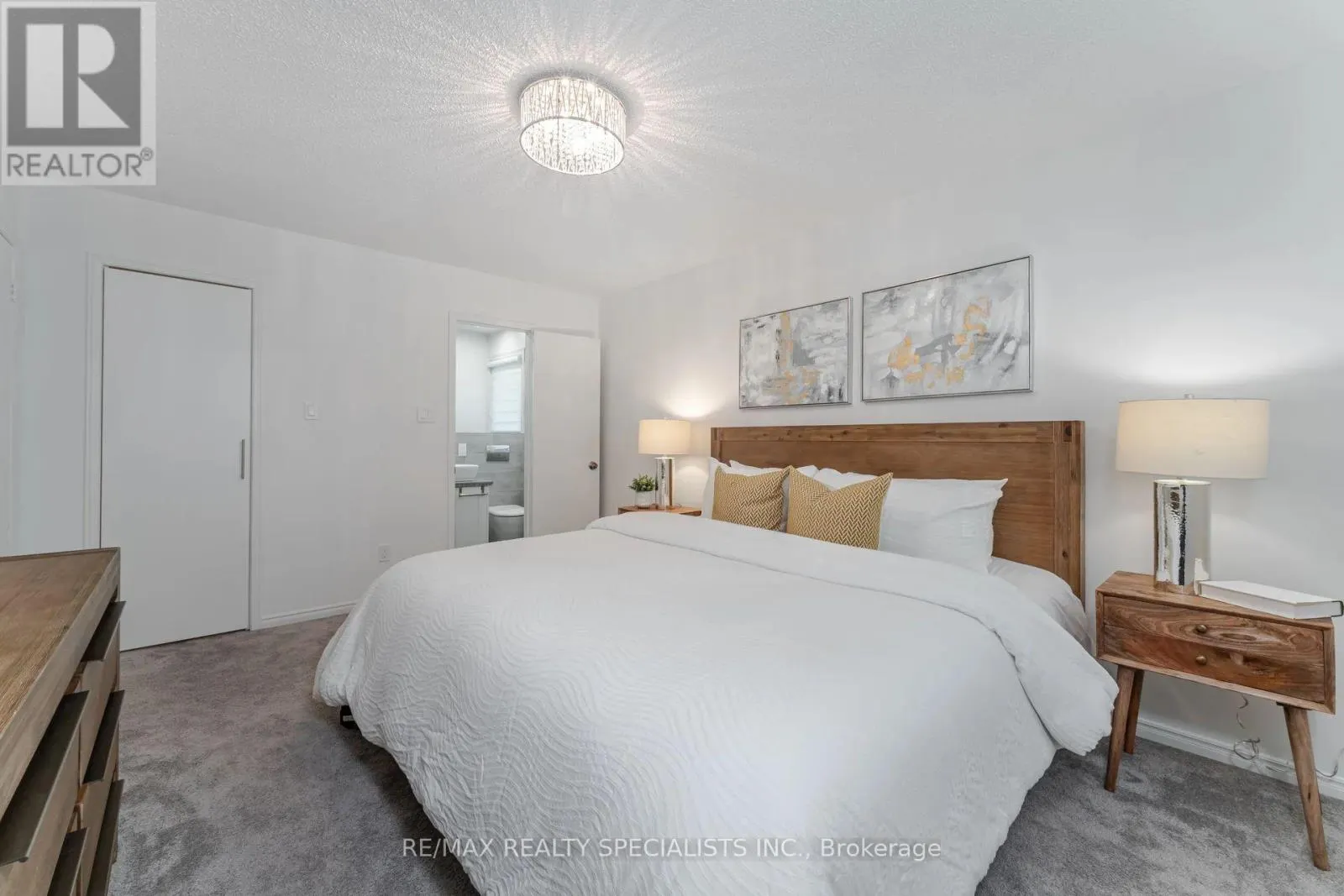 15 VALEWOOD DRIVE