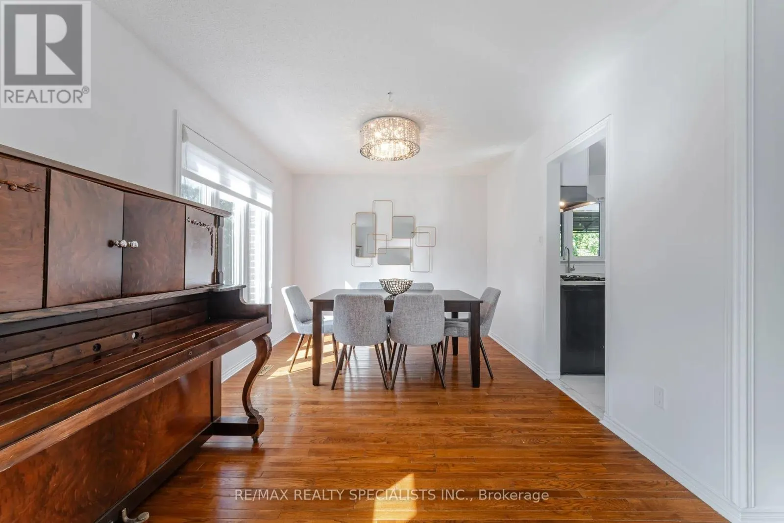 15 VALEWOOD DRIVE