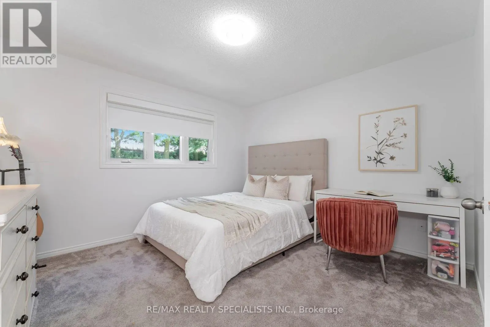 15 VALEWOOD DRIVE