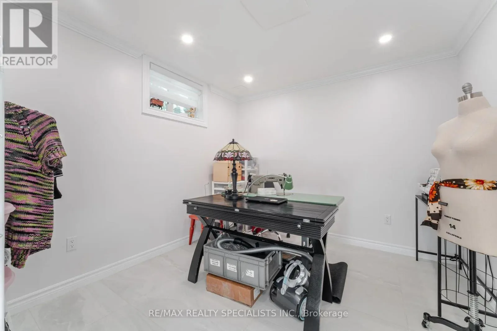 15 VALEWOOD DRIVE