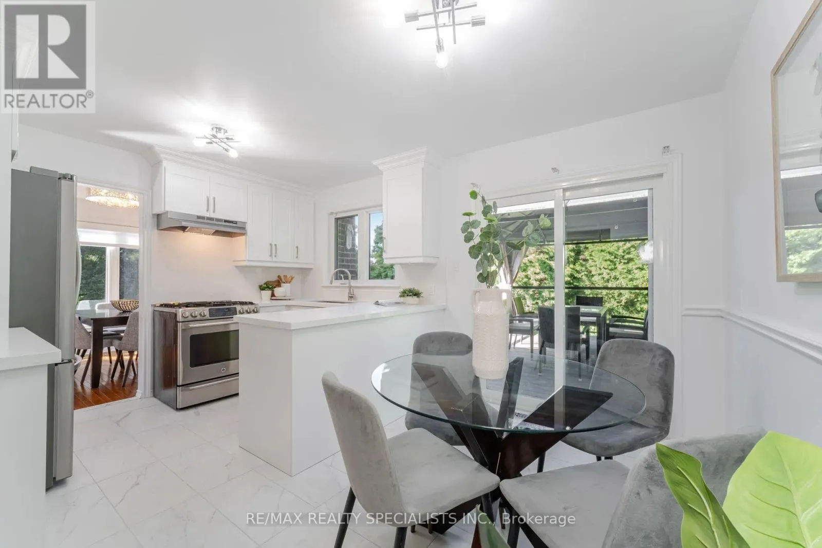 15 VALEWOOD DRIVE