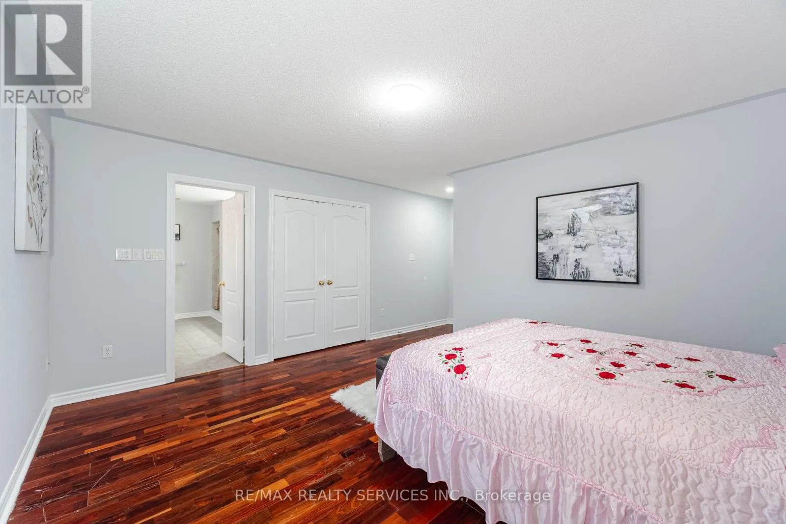 27 HARDGATE CRESCENT