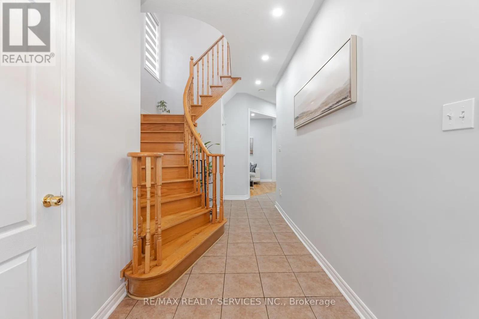 27 HARDGATE CRESCENT