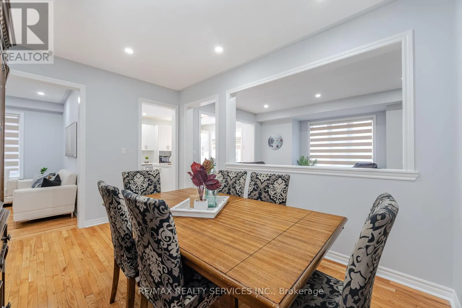 27 HARDGATE CRESCENT
