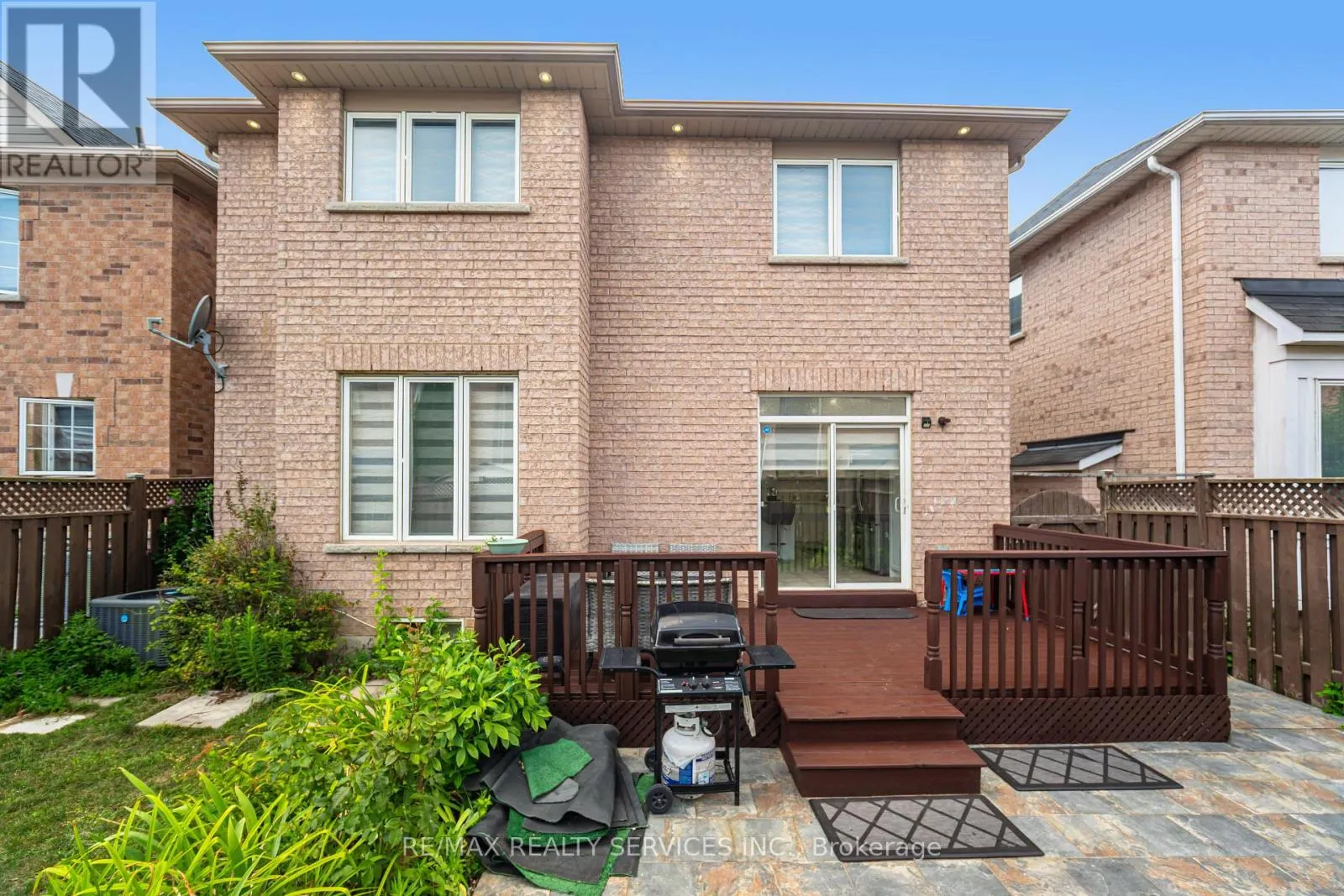 27 HARDGATE CRESCENT