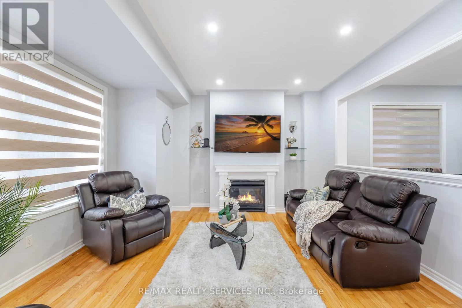 27 HARDGATE CRESCENT