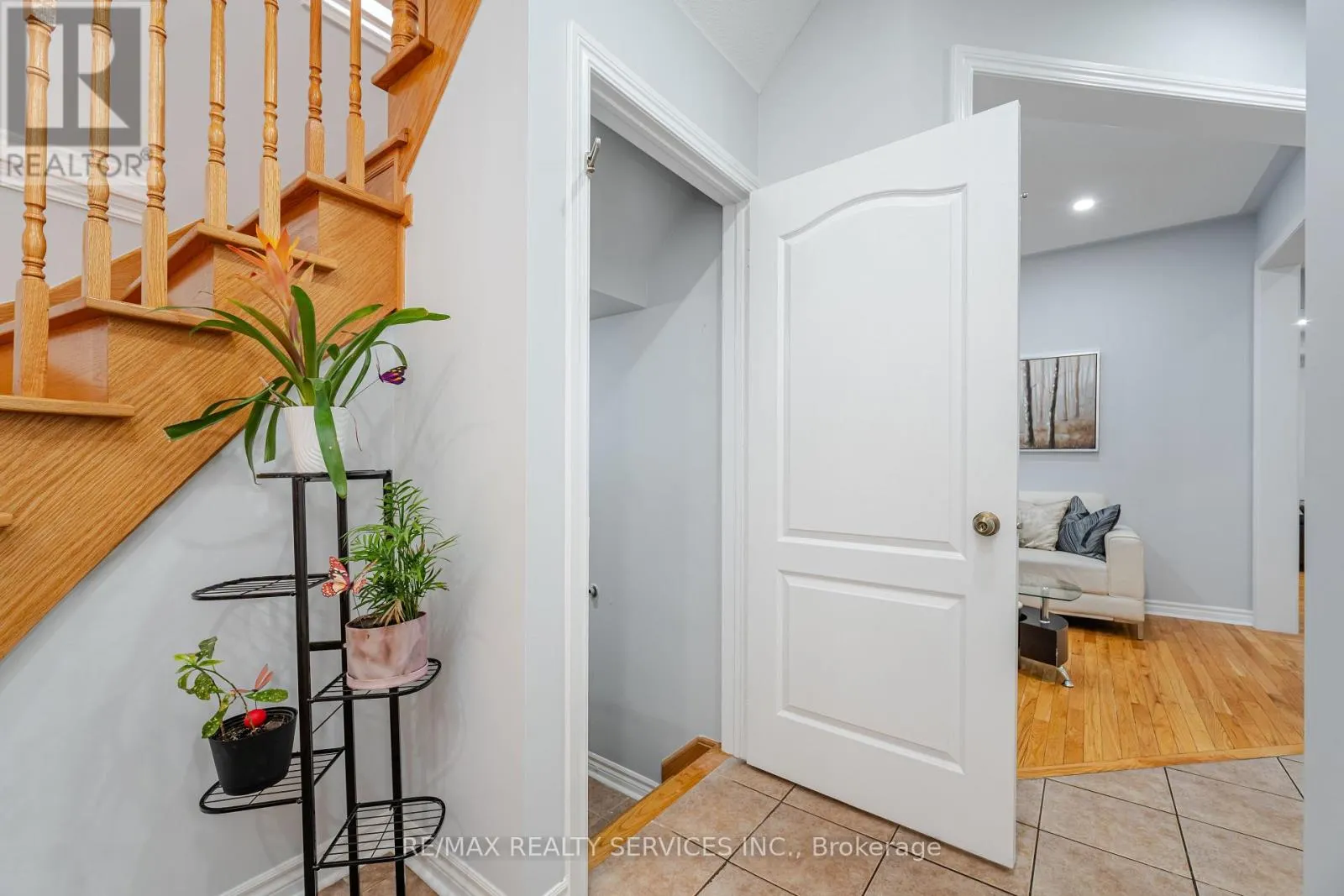 27 HARDGATE CRESCENT