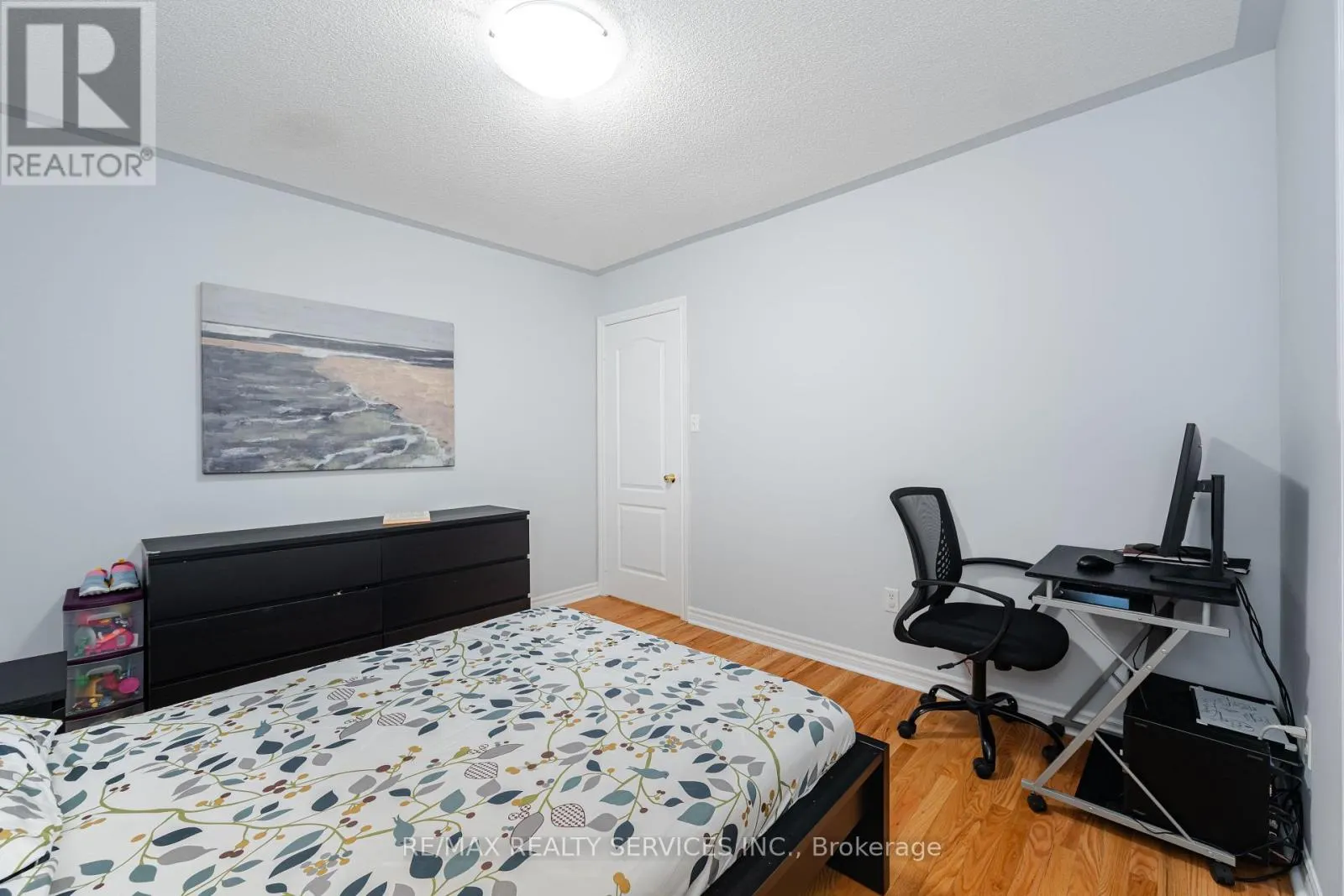 27 HARDGATE CRESCENT