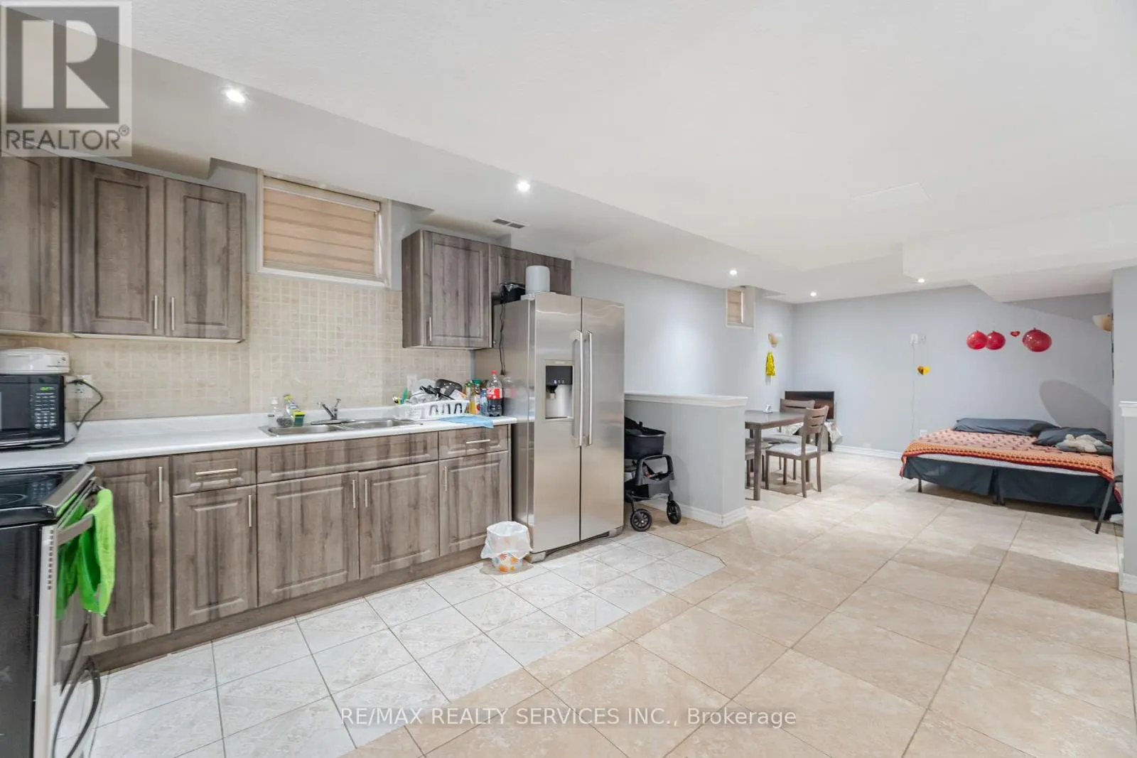 27 HARDGATE CRESCENT