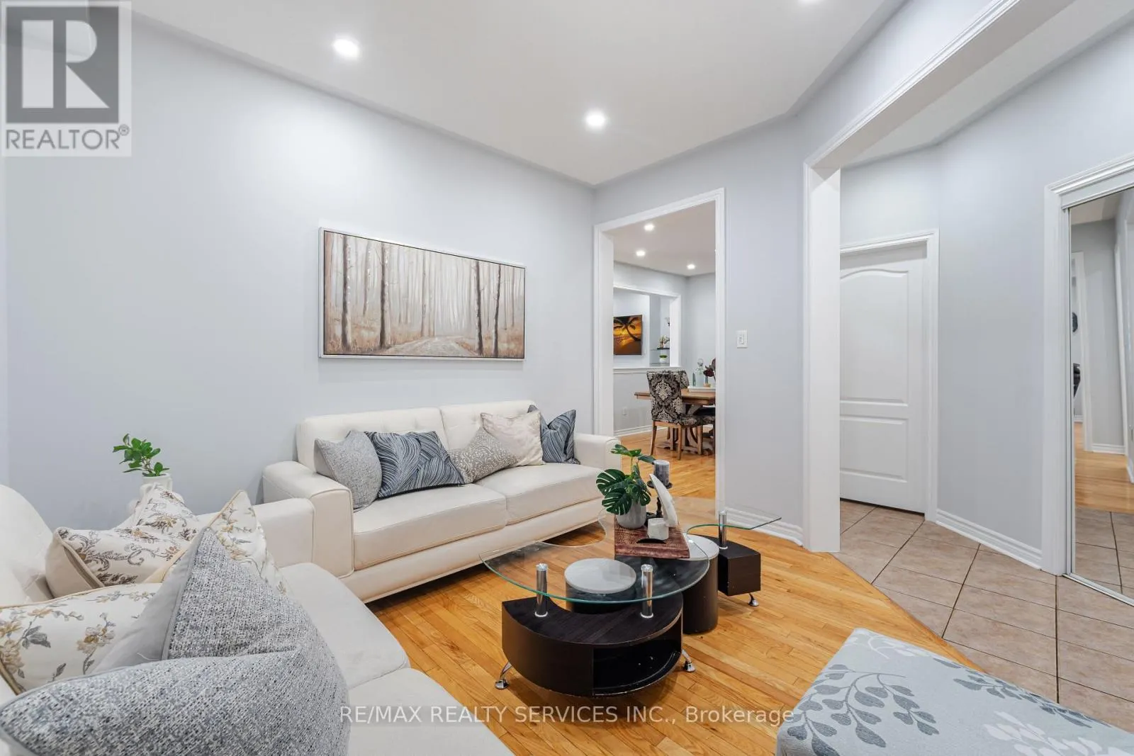 27 HARDGATE CRESCENT
