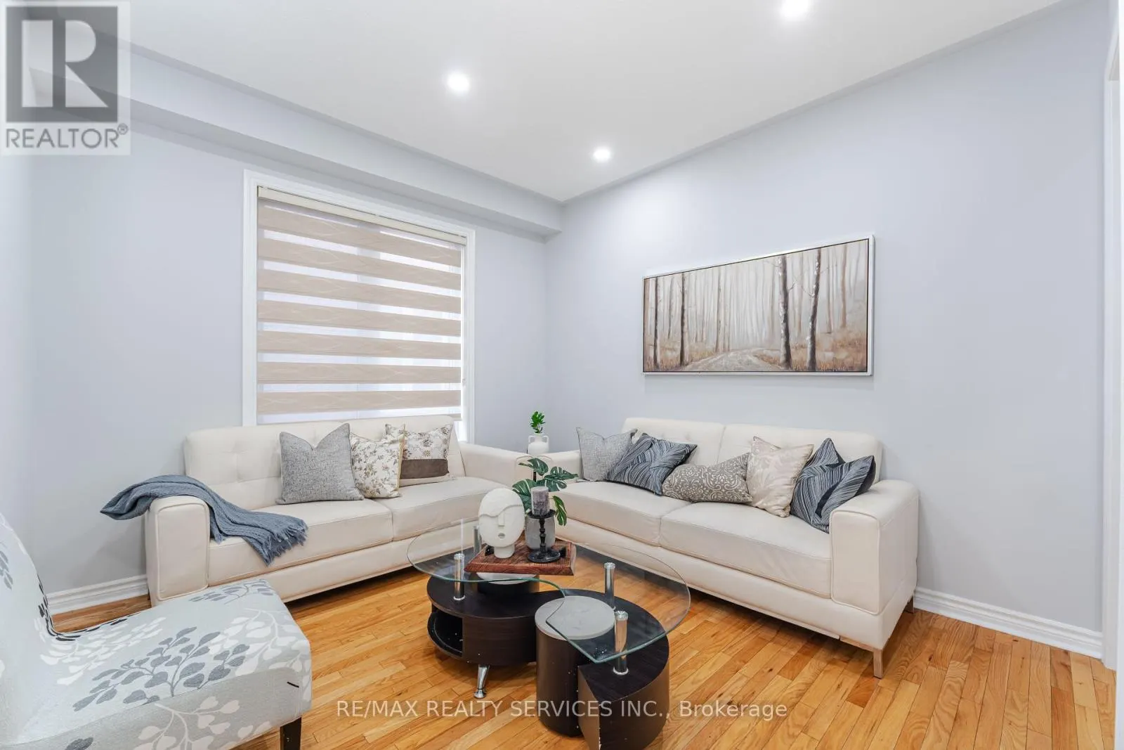 27 HARDGATE CRESCENT