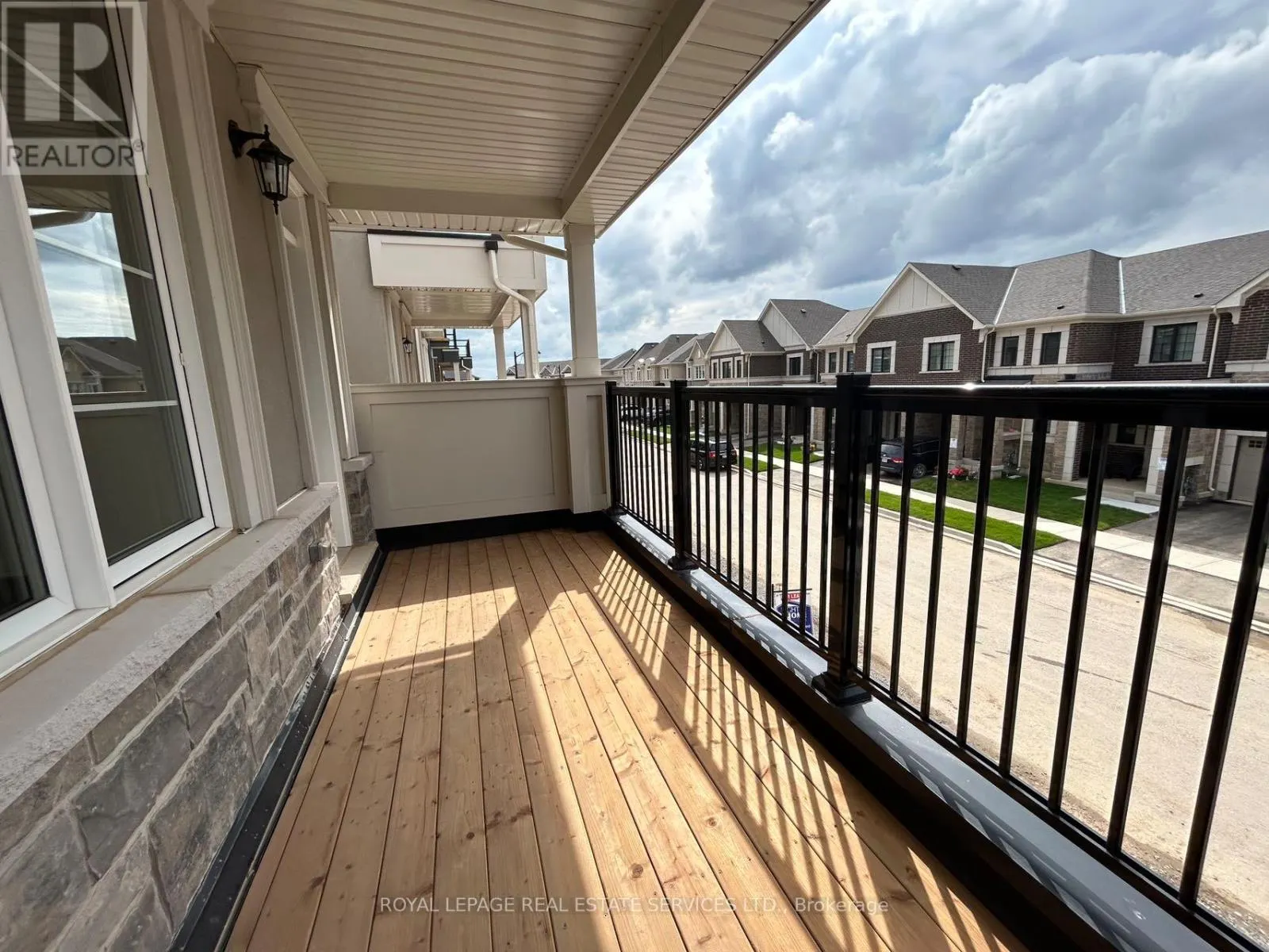 1577 MOIRA CRESCENT