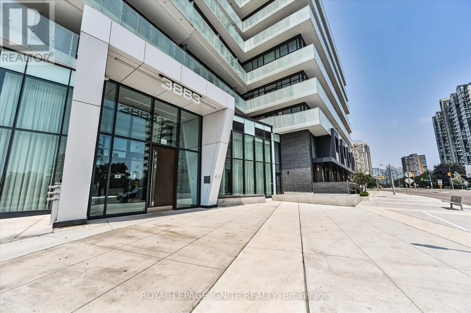 501 - 3883 QUARTZ ROAD