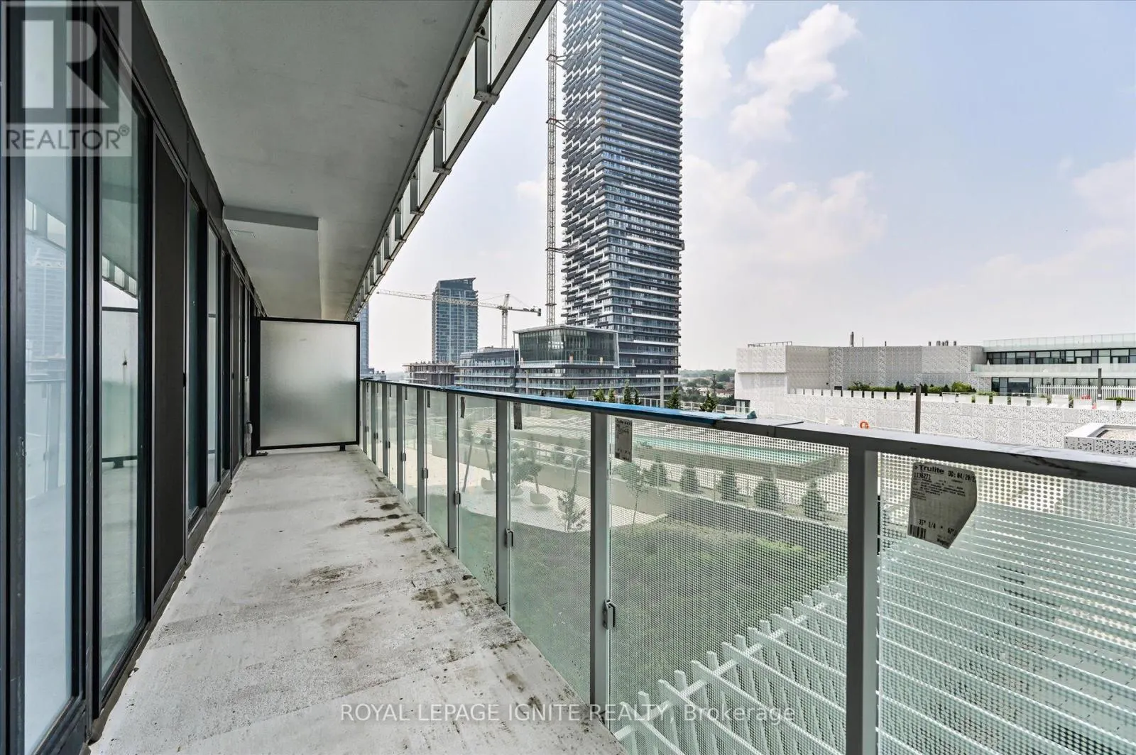 501 - 3883 QUARTZ ROAD